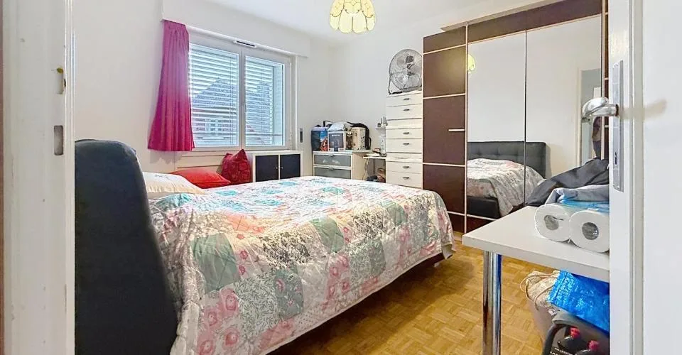 Bel appartement de 2 pièces proche du centre-ville – Foto 2 von 5