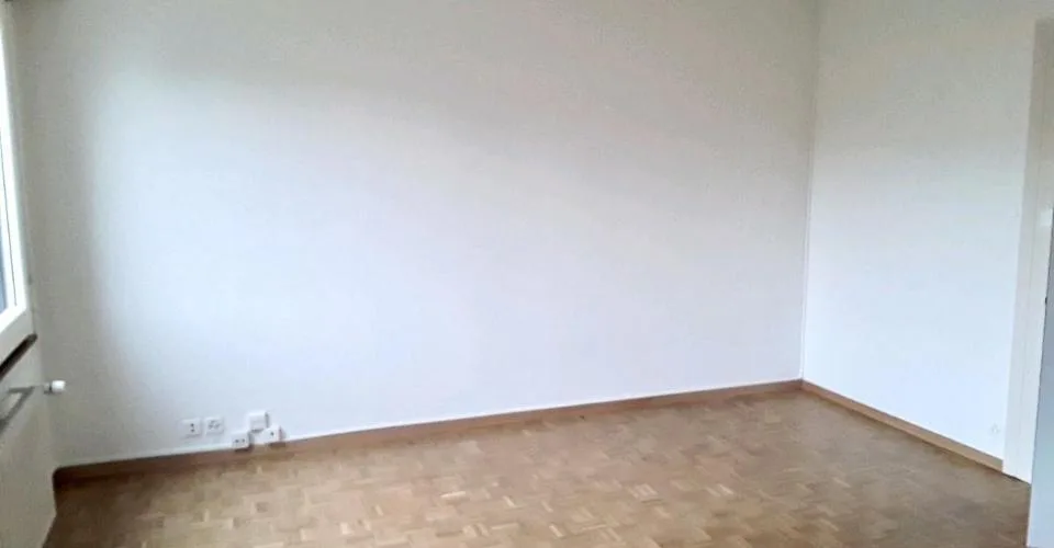 Appartement de 2 pièces situé dans le quartier de la Servette – Foto 3 von 9
