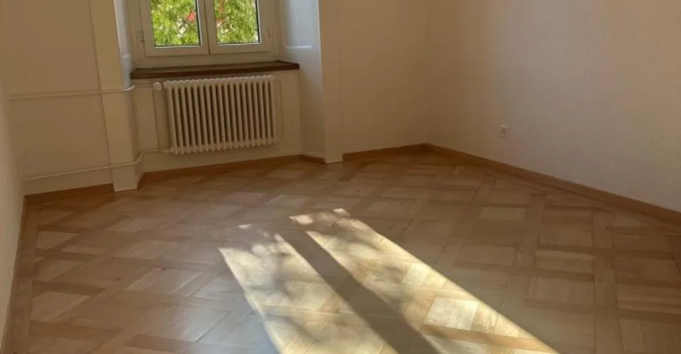 05785 - Vollständig renovierte Wohnung - Combe-Grieurin 31 - La Chaux-de-Fonds – Foto 3 von 5