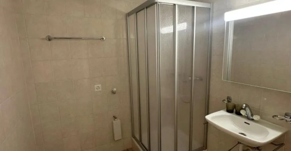 05785 - Vollständig renovierte Wohnung - Combe-Grieurin 31 - La Chaux-de-Fonds – Foto 4 von 5