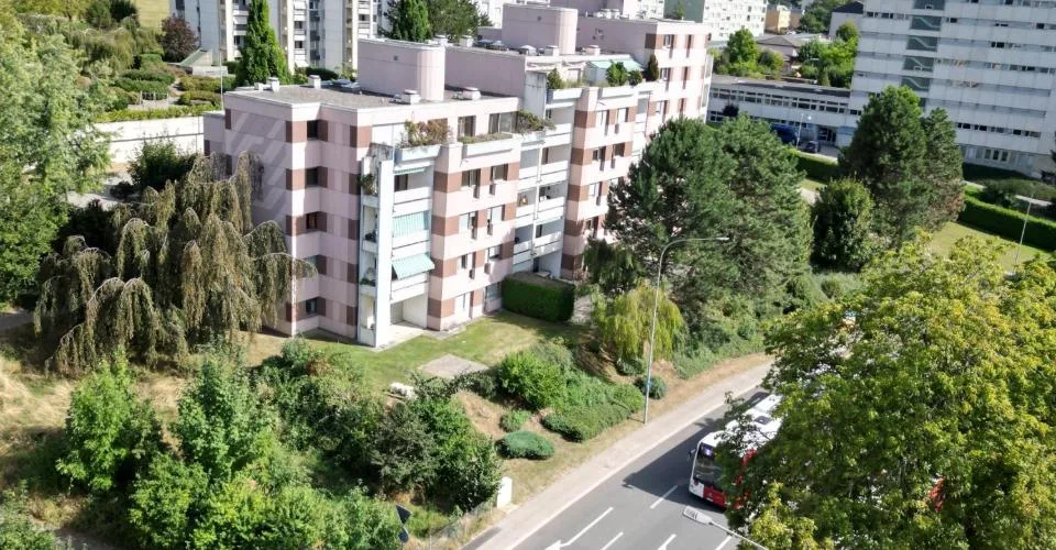 Appartamento luminoso al 3° piano con balcone – foto 10 di 11