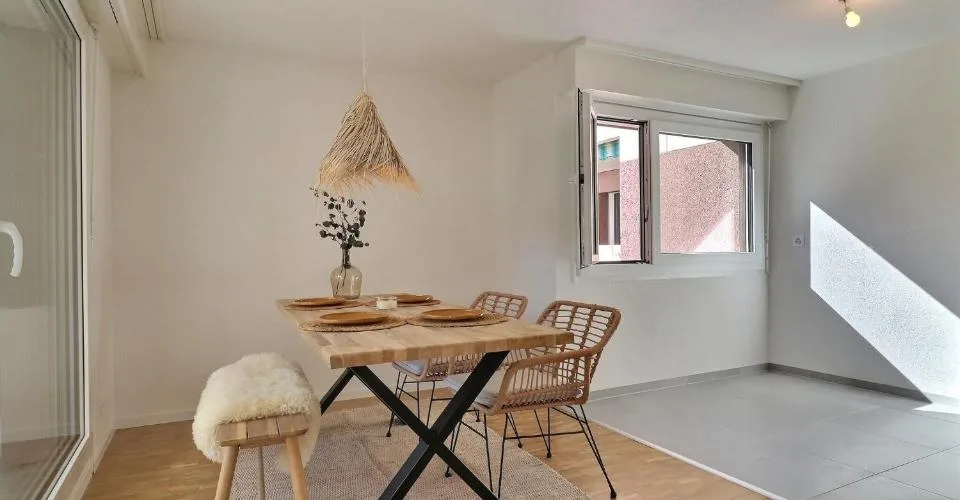 Appartamento luminoso al 3° piano con balcone – foto 3 di 11