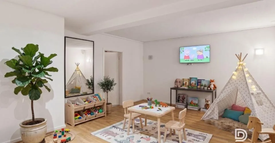 Prachtvolles Duplex mit Hauscharakter, Aufzug, Garten und atemberaubendem Blick auf den See! – Foto 10 von 13