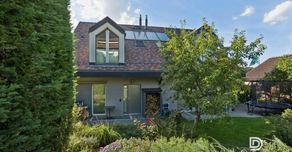Prachtvolles Duplex mit Hauscharakter, Aufzug, Garten und atemberaubendem Blick auf den See! – Foto 11 von 13