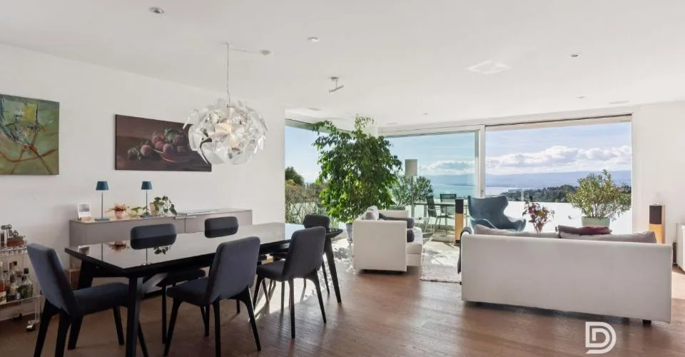 Prachtvolles Duplex mit Hauscharakter, Aufzug, Garten und atemberaubendem Blick auf den See! – Foto 5 von 13