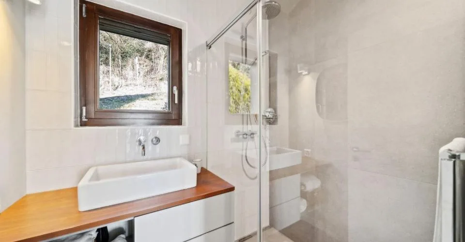 Unique - Design contemporain entre ciel et lac – foto 10 di 13