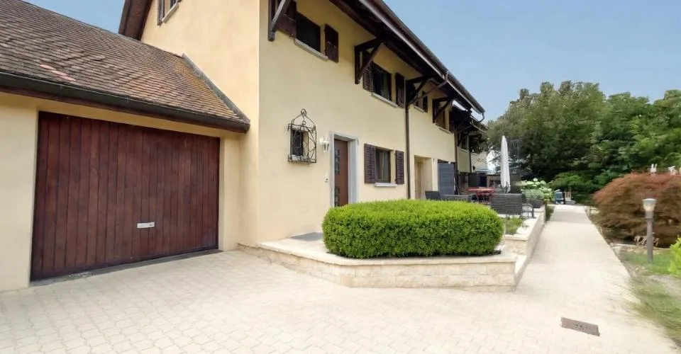 7 Zimmer Einfamilienhaus in Chéserex – Foto 2 von 6