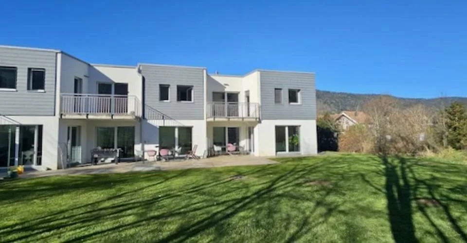 Villa mitoyenne située dans un agréable quartier prisé de Fleurier – photo 15 sur 20