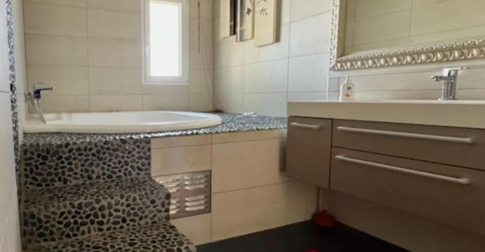 De nouvelles rénovations à ce bien de 6 pièces en duplex + 3 pièces - Terrasses, couvert à voitures – foto 22 di 26