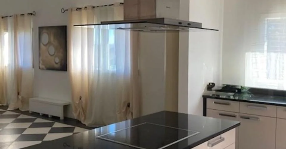 De nouvelles rénovations à ce bien de 6 pièces en duplex + 3 pièces - Terrasses, couvert à voitures – foto 18 di 26