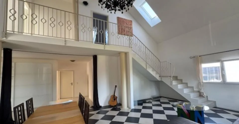 De nouvelles rénovations à ce bien de 6 pièces en duplex + 3 pièces - Terrasses, couvert à voitures – foto 23 di 26