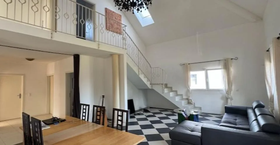 De nouvelles rénovations à ce bien de 6 pièces en duplex + 3 pièces - Terrasses, couvert à voitures – foto 19 di 26