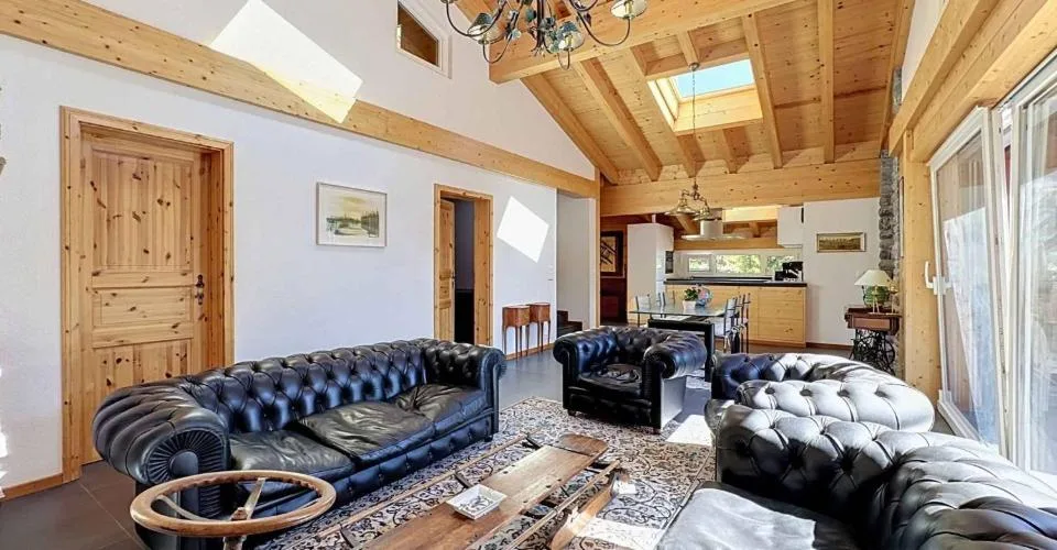 Chalet mit 15,5 Zimmern, bestehend aus drei unabhängigen Wohnungen – Foto 2 von 24
