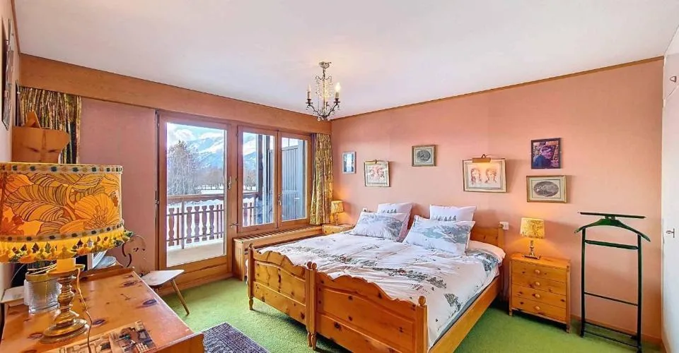 Außergewöhnliche Lage - 4.5 Zimmer MIT ATEMBERAUBENDER AUSSICHT AUF DEN GOLFPLATZ UND UNABHÄNGIGEM STUDIO – Foto 17 von 19