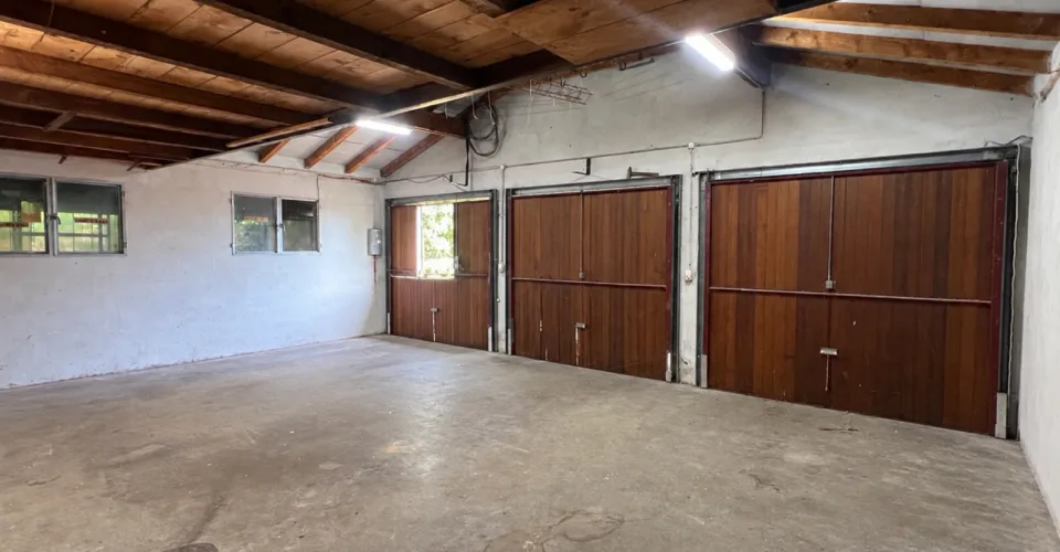 Atelier - Garage avec 3 box et 77 m² de terrain - Vernier – Foto 2 von 2