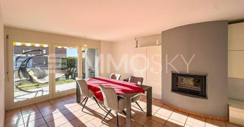 Elegante casa ad Arzo, a due passi dal confine italiano – photo 2 of 5