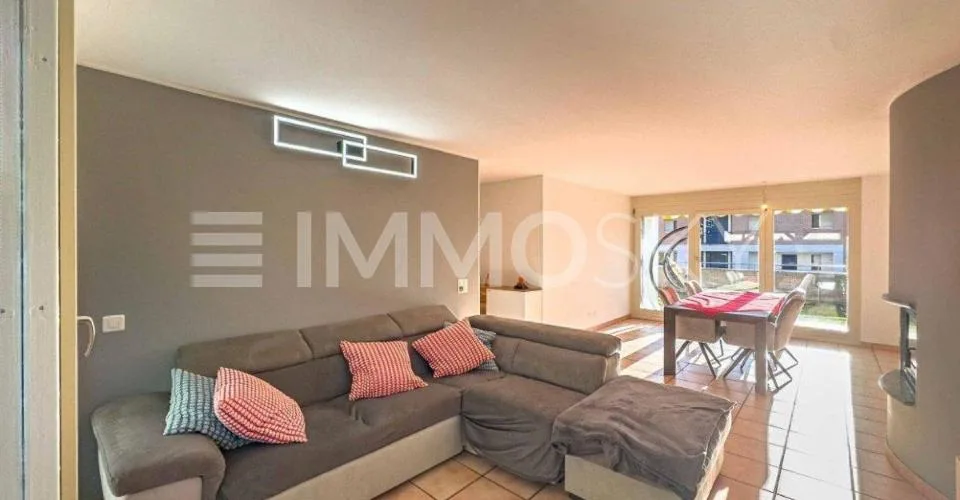 Elegante casa ad Arzo, a due passi dal confine italiano – photo 3 of 5
