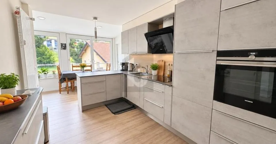 TRIPLEX, TOUR HISTORIQUE AU POTENTIEL EXCEPTIONNEL – Foto 4 von 6