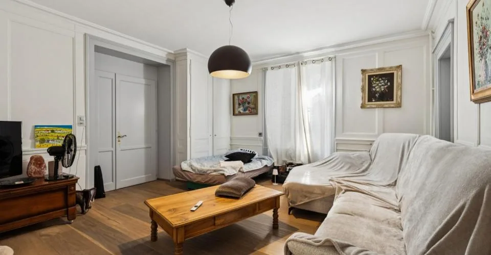 Elegantes Herrenhaus mit 3 Wohnungen und 3 Boxen – Foto 3 von 12