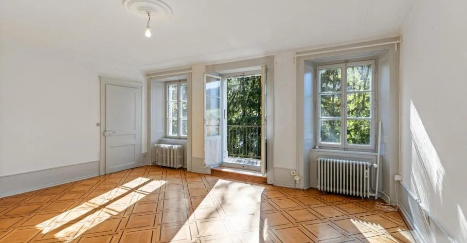 Elegantes Herrenhaus mit 3 Wohnungen und 3 Boxen – Foto 7 von 12