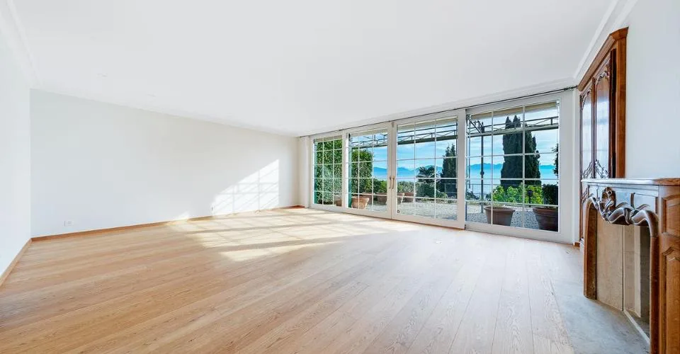 Rare : Un bijou de maison de village rénovée face au lac – photo 7 sur 11
