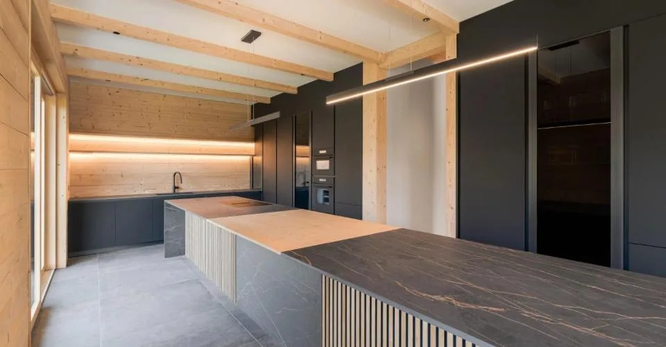 Chalet contemporaneo di 570 m2 a Crans-Montana – foto 6 di 32