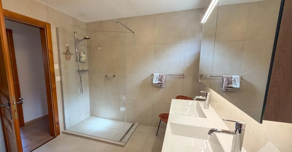 Belle maison de 3 appartements avec garage, mazot et carnotzet ! – photo 43 sur 43