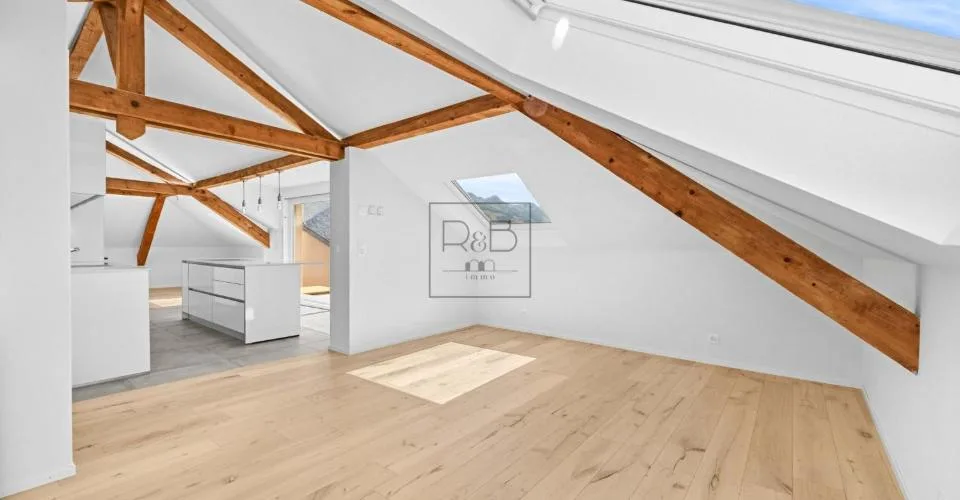 Renovated loft under the roof in Bulle – photo 6 of 10