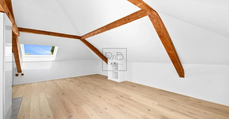 Renovated loft under the roof in Bulle – photo 2 of 10