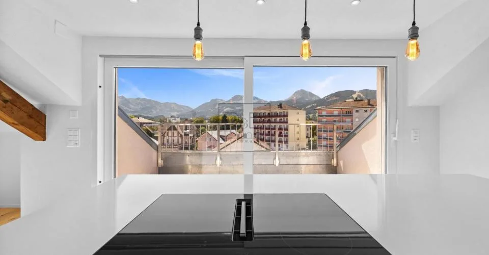 Renovated loft under the roof in Bulle – photo 4 of 10