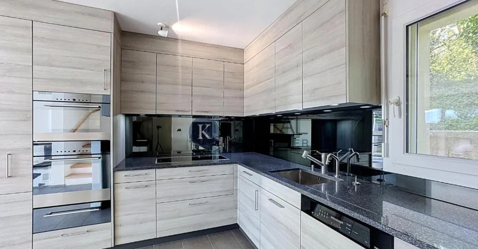 Villa moderne de 4.5 pièces, lumineuse et parfaitement entretenue – Foto 3 von 11
