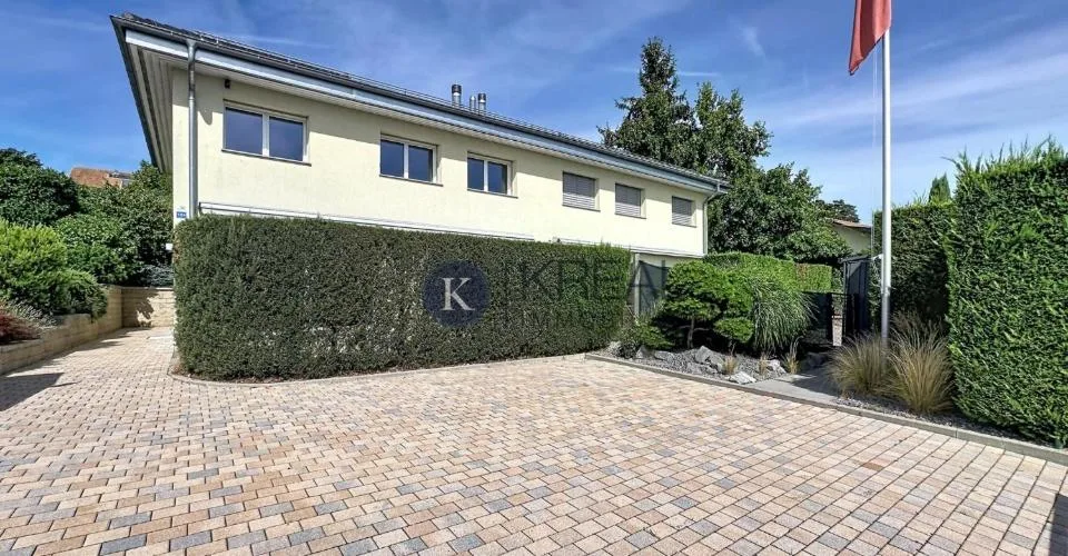 Villa moderne de 4.5 pièces, lumineuse et parfaitement entretenue – Foto 10 von 11