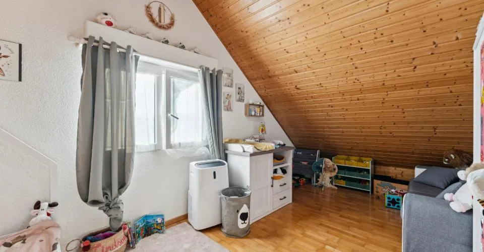 Beautiful house with 2 apartments and open view – photo 10 of 13