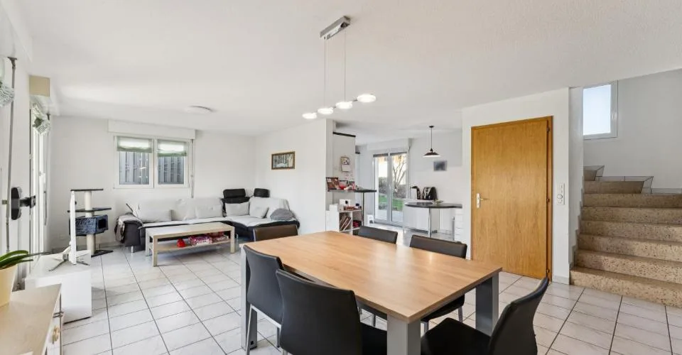Beautiful house with 2 apartments and open view – photo 3 of 13