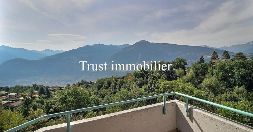 6002. Maison lumineuse avec vue panoramique sur les montagnes – photo 9 sur 13