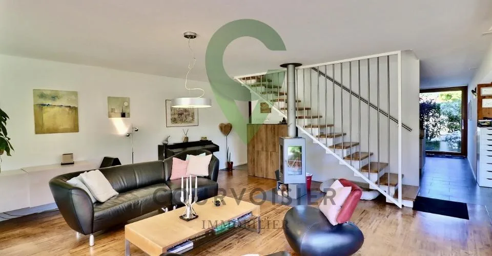 Superbe maison avec beau jardin et jacuzzi, située proche de Gland – Foto 2 von 13