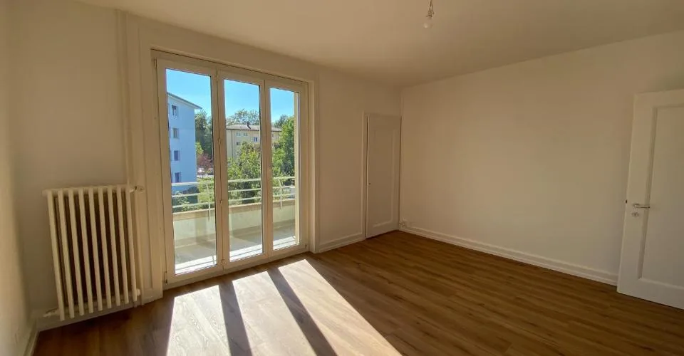 Appartement rénové de 3 pièces au 1er étage – photo 3 sur 7
