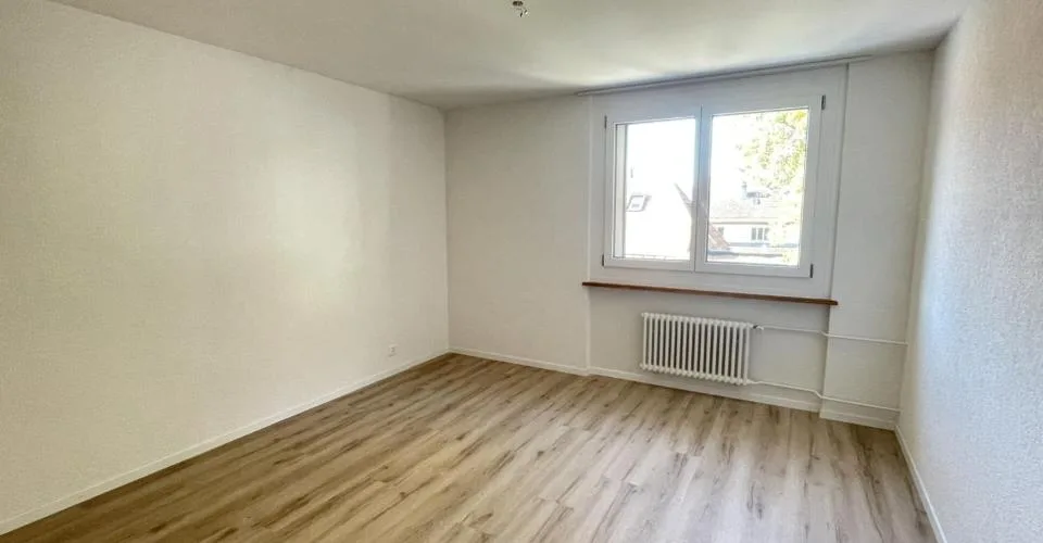 St-Imier, magnifique appartement de 3.5 pièces au 4ème avec ascenseur – photo 2 sur 7