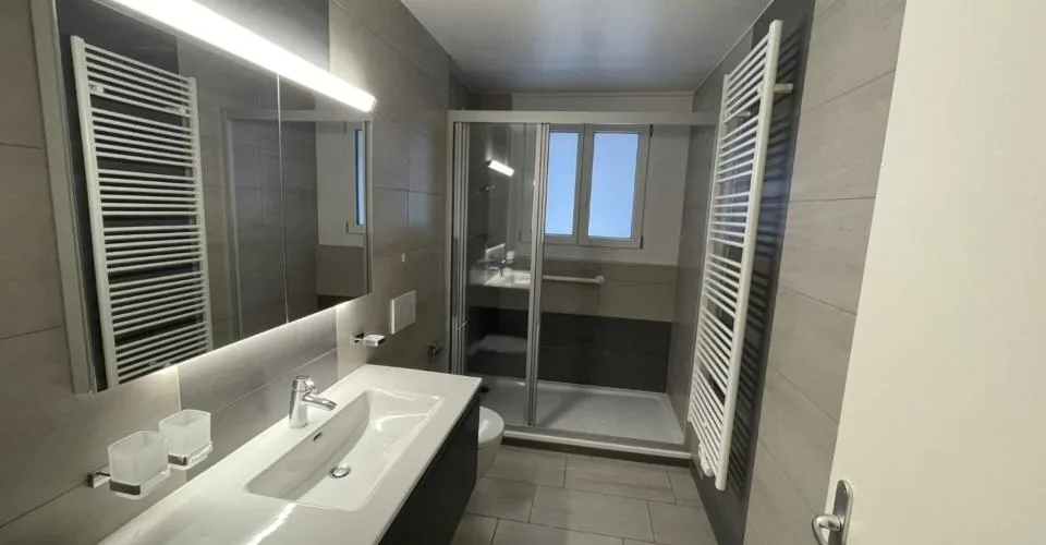 St-Imier, magnifique appartement de 3.5 pièces au 4ème avec ascenseur – photo 5 sur 7