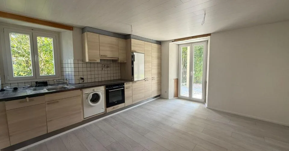 Sonvilier, magnifique appartement de 2.5 pièces au rez avec balcon – photo 2 sur 6