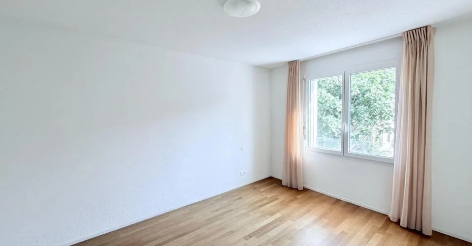 RAUM & KOMFORT | 4,5 ZIMMER MIT GROßER TERRASSE VON 18 M² IN BOUDRY – Foto 5 von 10
