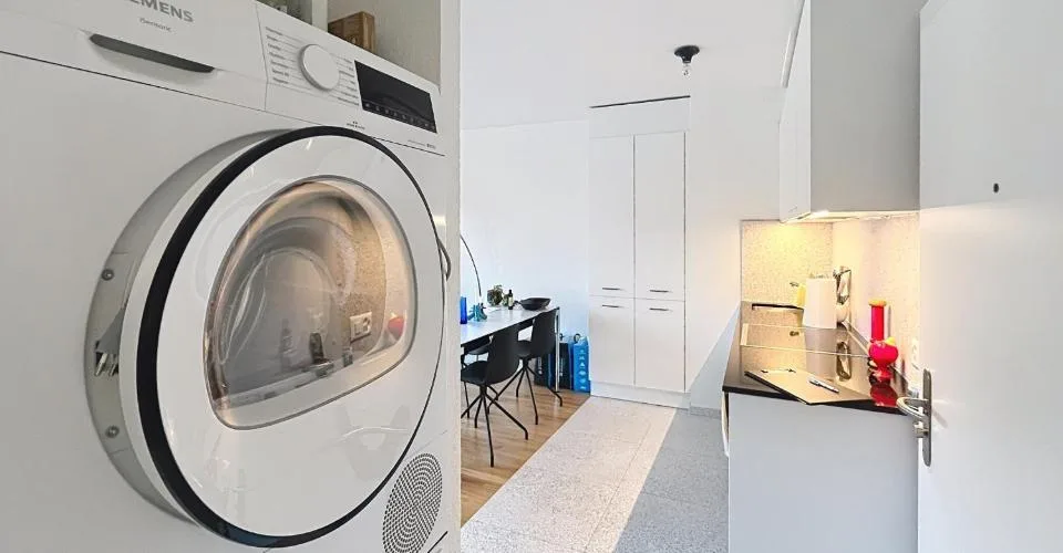 Joli studio rénové au 5ème étage d'environ 38m2 – Foto 4 von 7