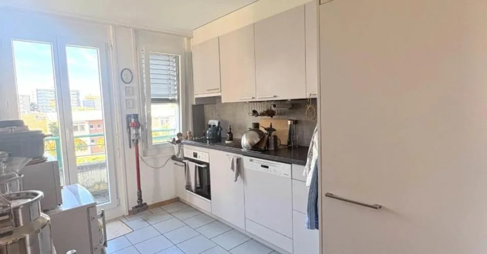 Große 4-Zimmer-Wohnung zur Miete – Foto 2 von 4