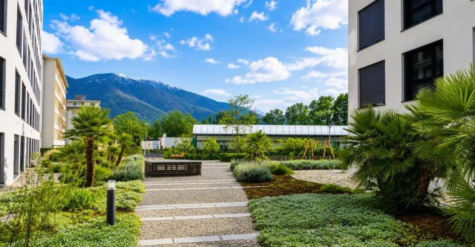 Residenza Laville: moderno, grandi vetrate e terrazzo coperto – foto 11 di 11