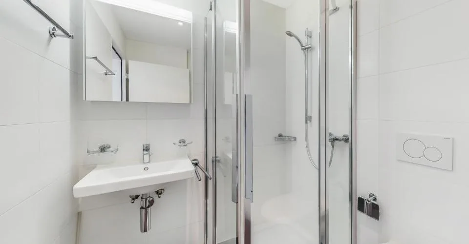 Residenza Laville: moderno, grandi vetrate e terrazzo coperto – foto 9 di 11