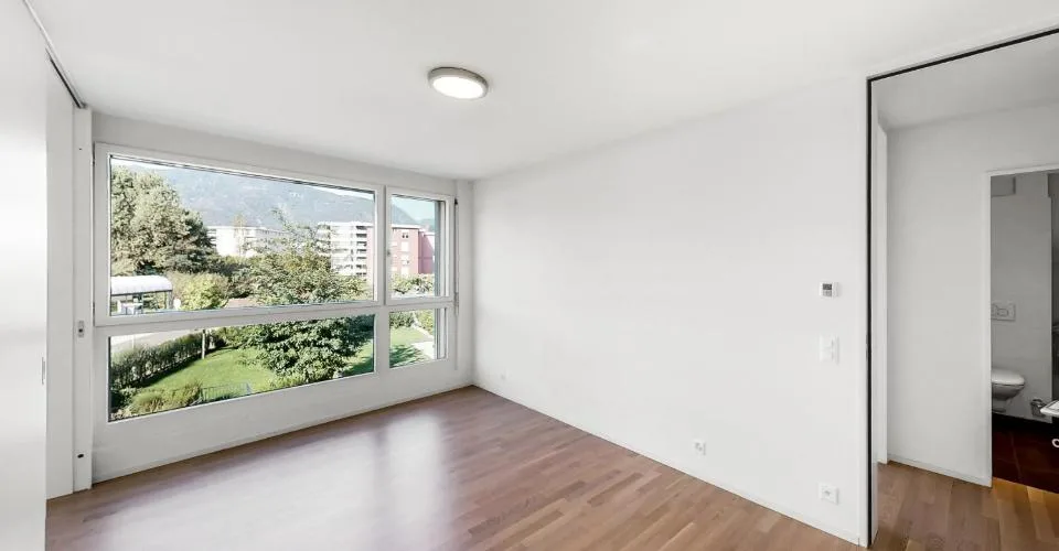 Residenza Laville: moderno, grandi vetrate e terrazzo coperto – foto 7 di 11