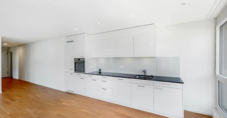 Residenza Laville: moderno, grandi vetrate e terrazzo coperto – foto 4 di 11