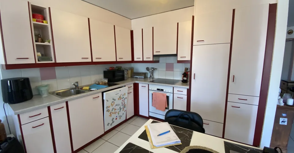 Joli appartement de 3 pièces et demi avec balcon – Foto 2 von 4