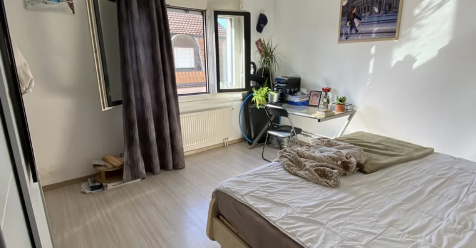 Joli appartement de 3 pièces et demi avec balcon – Foto 3 von 4