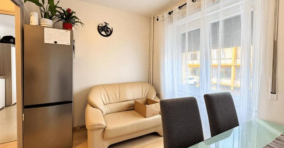 Appartement de 1.5 pièces à la Chaux-de-Fonds – Foto 2 von 5